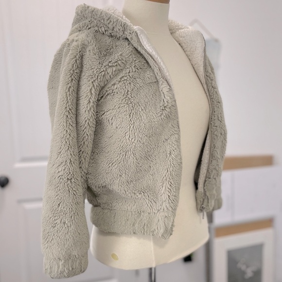 Forever 21 Girls | Medium Crop - Full Zip Fur Hoodie | - Picture 2 of 5